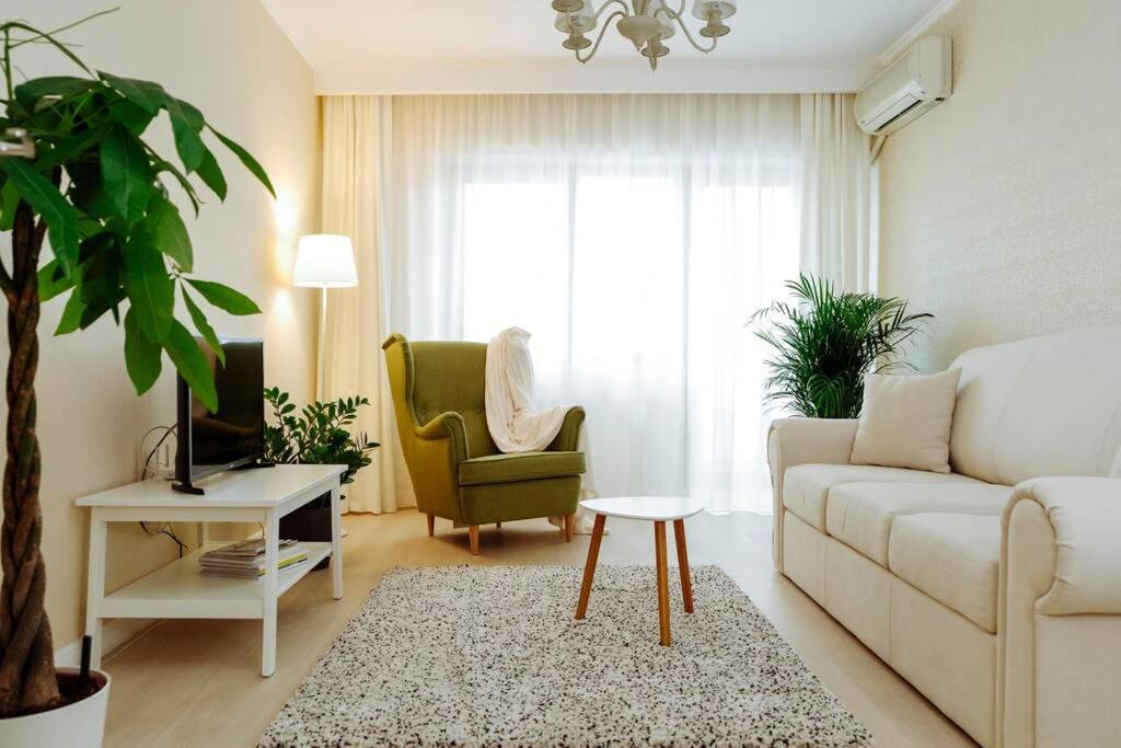 Elegant Vibes Next To Obor Market Appartamento
